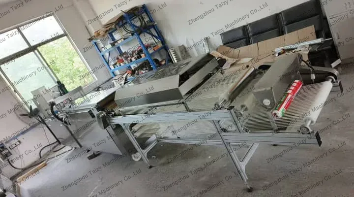 アルゼンチンに販売されたTz-450チャパティロティ製造機 2 高品質の小麦粉トルティーヤ機