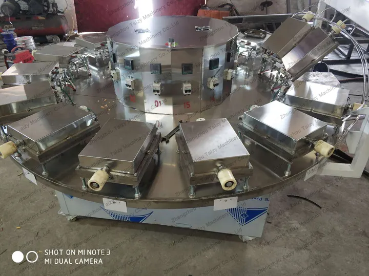 Ice cream sugar cone making machine with 15 molds