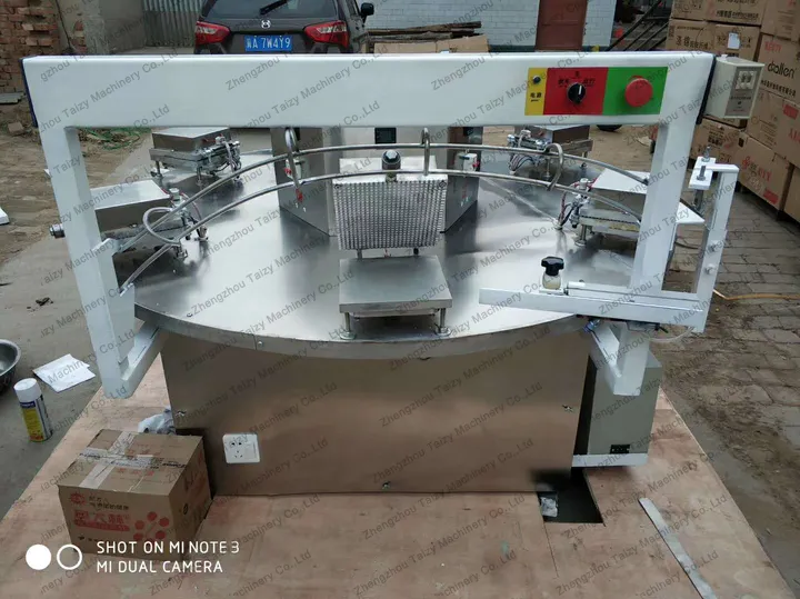 Waffle cone maker machine with 6 molds